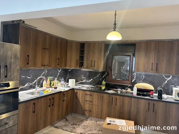 APARTAMENT 2+1. 40000 LEKE.QYTET STUDENTI
