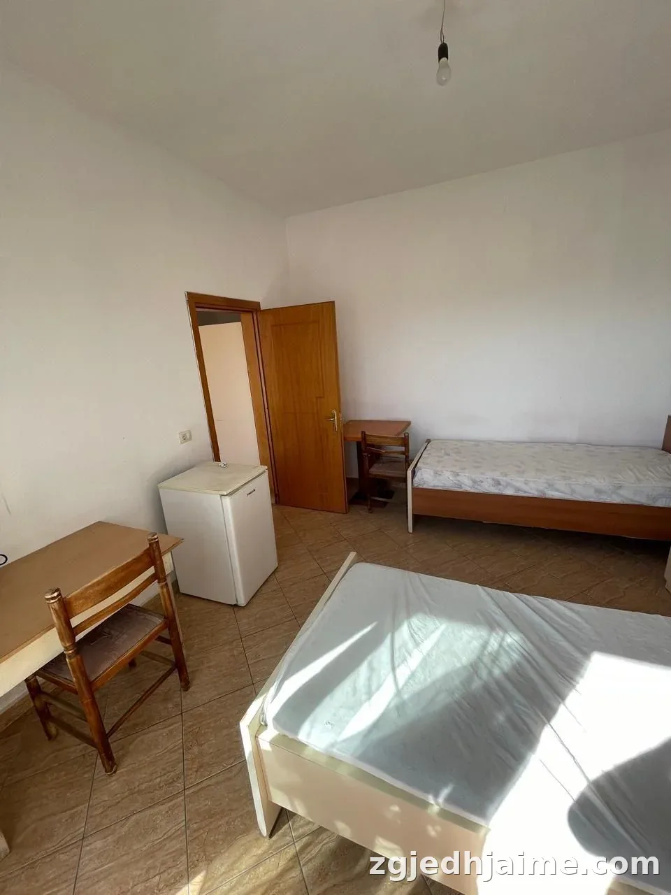 GARSIONERE 17000 LEKE.VILAT GJERMANE — foto 2