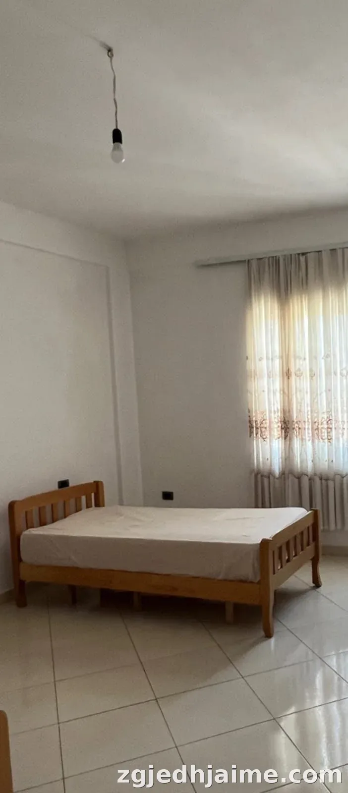 GARSIONERE 16000 LEKE.VILAT GJERMANE — foto 1
