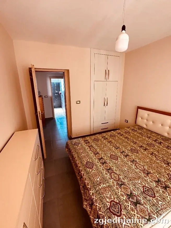 APARTAMENT 1+1 45,000 LEKE SHKOLLA E BASHKUAR — foto 2