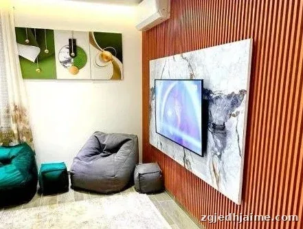APARTAMENT 3+1 100,000 LEKE RRUGA E DIBRES — foto 5