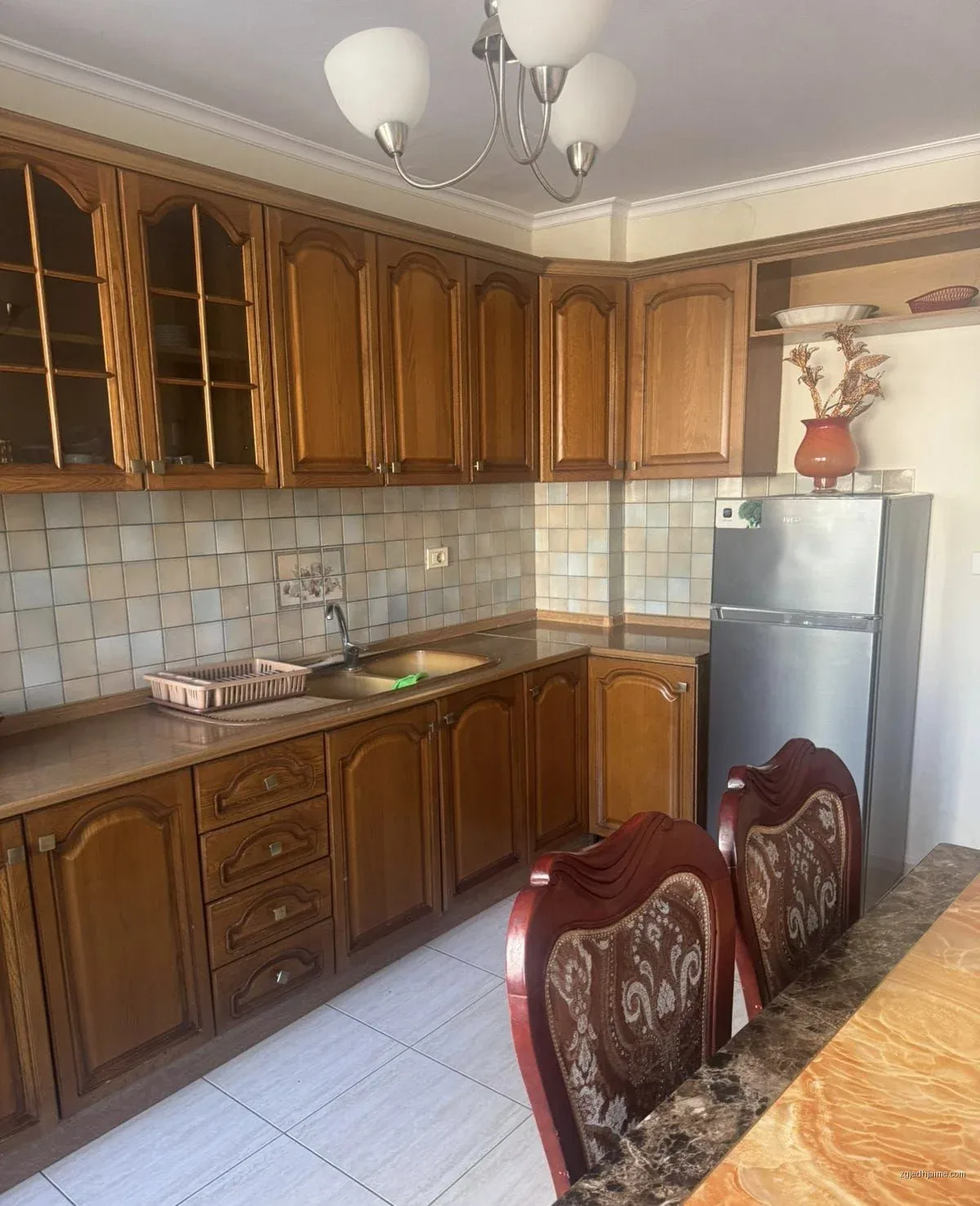 APARTAMENT 1+1. 40000 LEKE.PRANE SPITALIT PEDIATRIK.RRUGA BARDHYL — foto 2