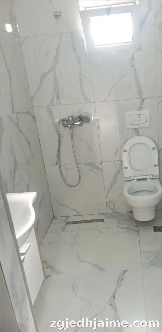 GARSONIERE 28,000 LEKE QYTET STUDENTI — foto 3