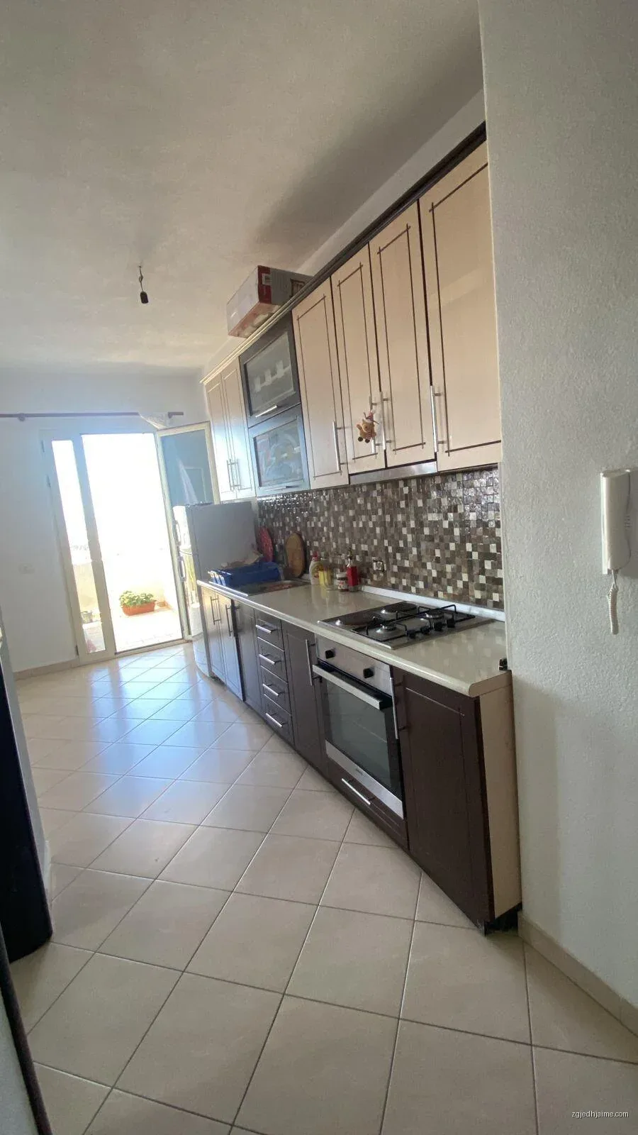 APARTAMENT 1+1. 30000 LEKE.QYTET STUDENTI — foto 3
