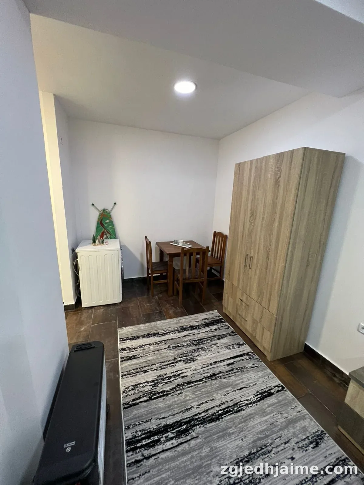 GARSIONERE 35000 LEKE.FAKULTETI I MJEKSIS — foto 2