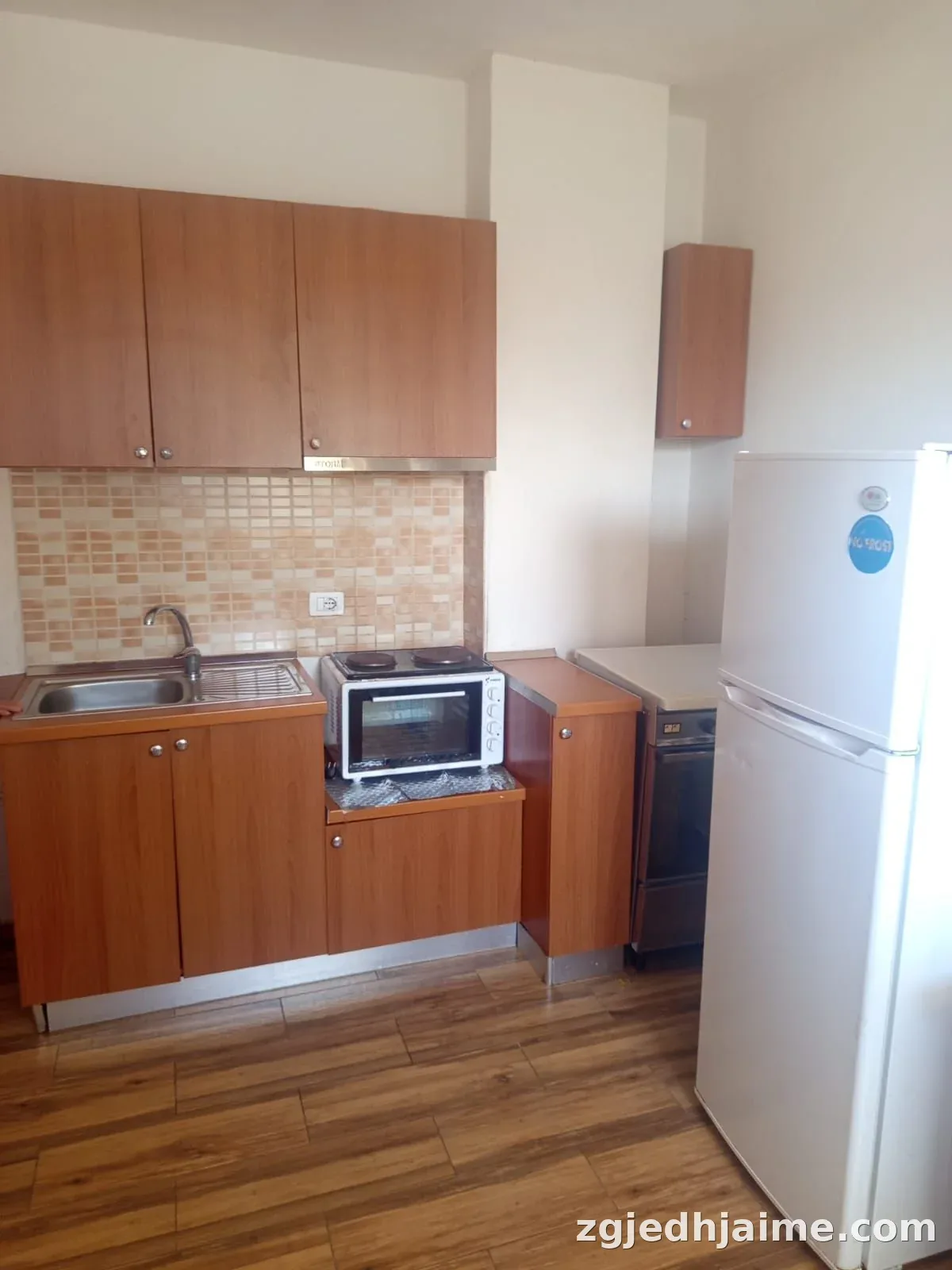 GARSIONERE 24000 LEKE.ISH TREGU ELEKTRIK — foto 1