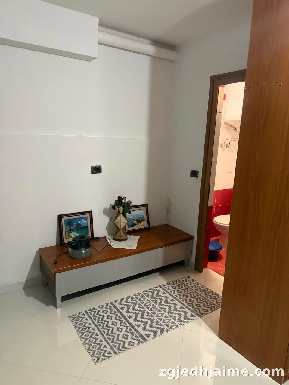 APARTAMENT 1+1 35,000 LEKE QYTET STUDENTI — foto 3