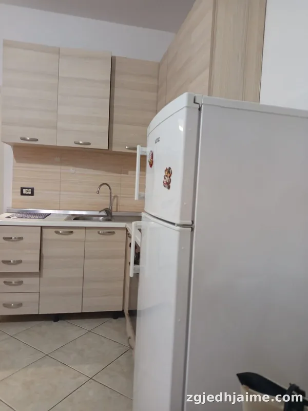 GARSIONERE 25000 LEKE.RRUGA 5 MAJI