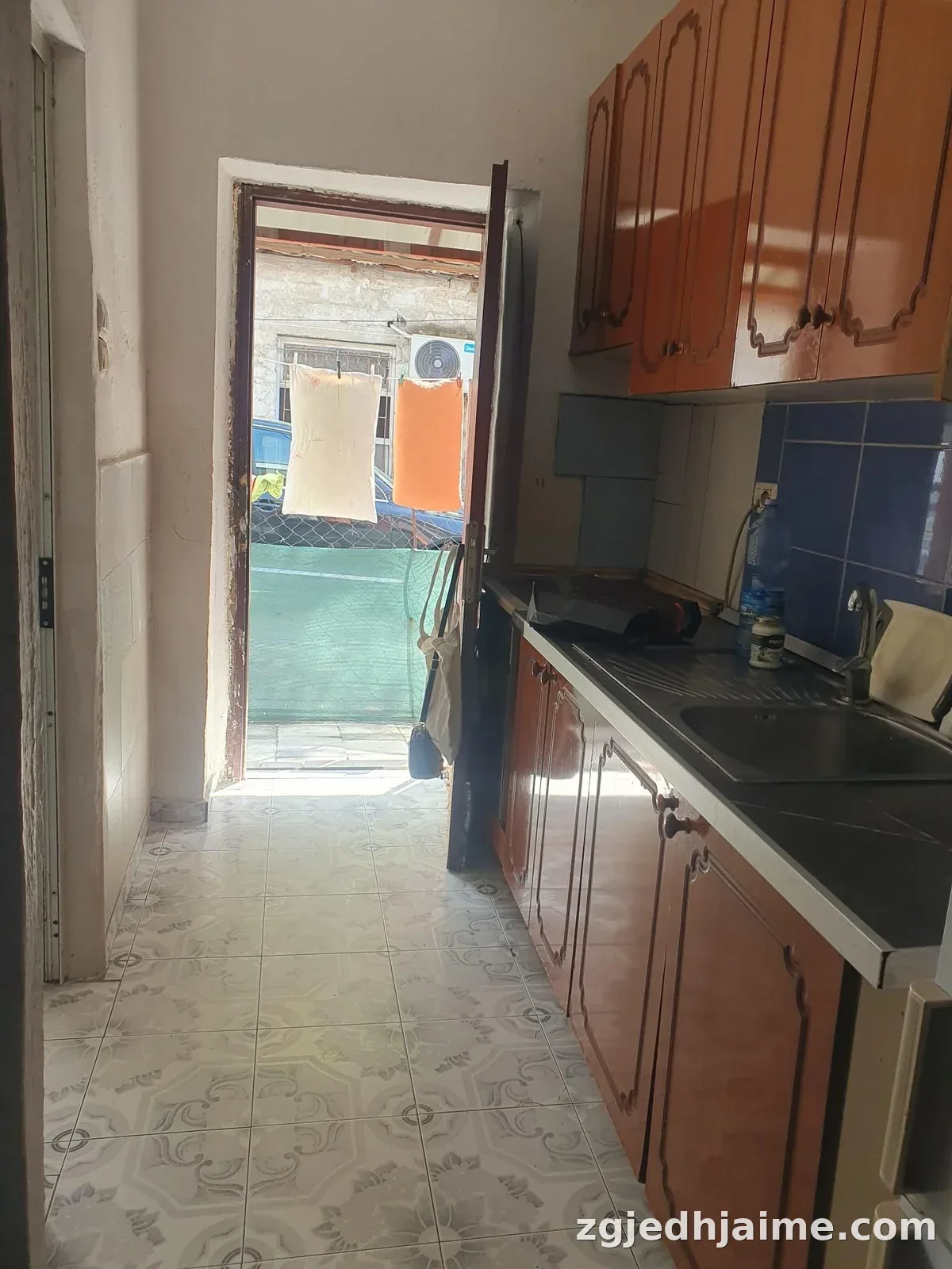 APARTAMENT 1+1. 28000 LEKE.PAS ISH UNIVERSITETI EUROPIAN.21 DHJETORI — foto 2