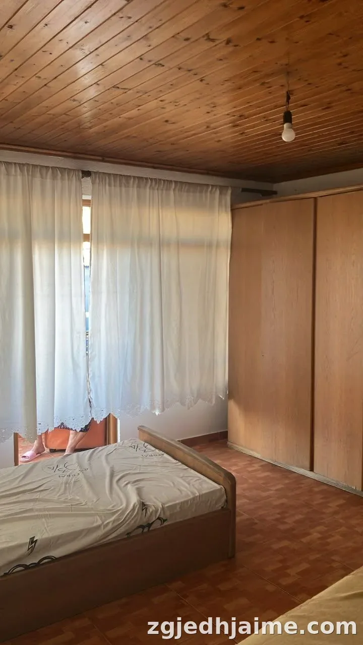 GARSIONERE 23000 LEKE,ISH PARKU I AUTOBUZAVE — foto 2
