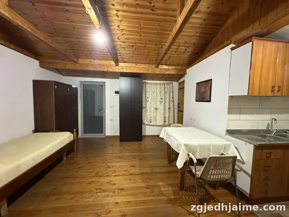 GARSIONERE 25000 LEKE.ASTIR — foto 1