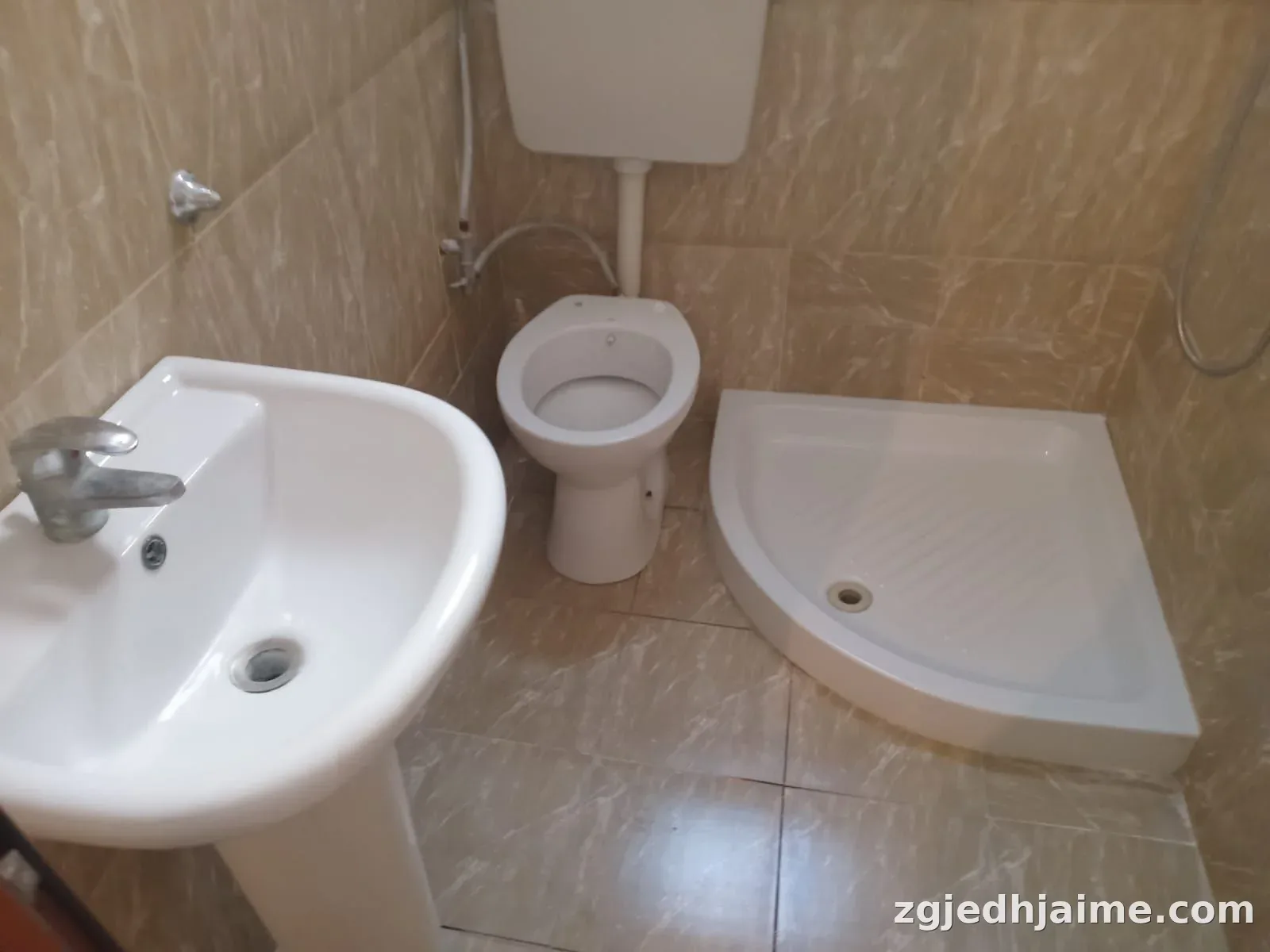 APARTAMENT 1+1. 28000 LEKE ALI DEMI. — foto 2