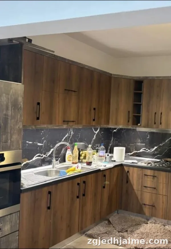 APARTAMENT 2+1. 40000 LEKE. QYTET STUDENTI
